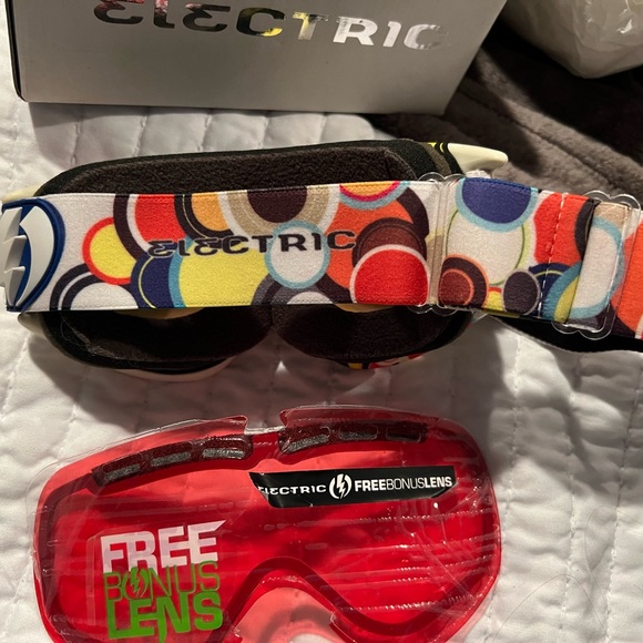 Snow Goggles - Picture 2 of 5